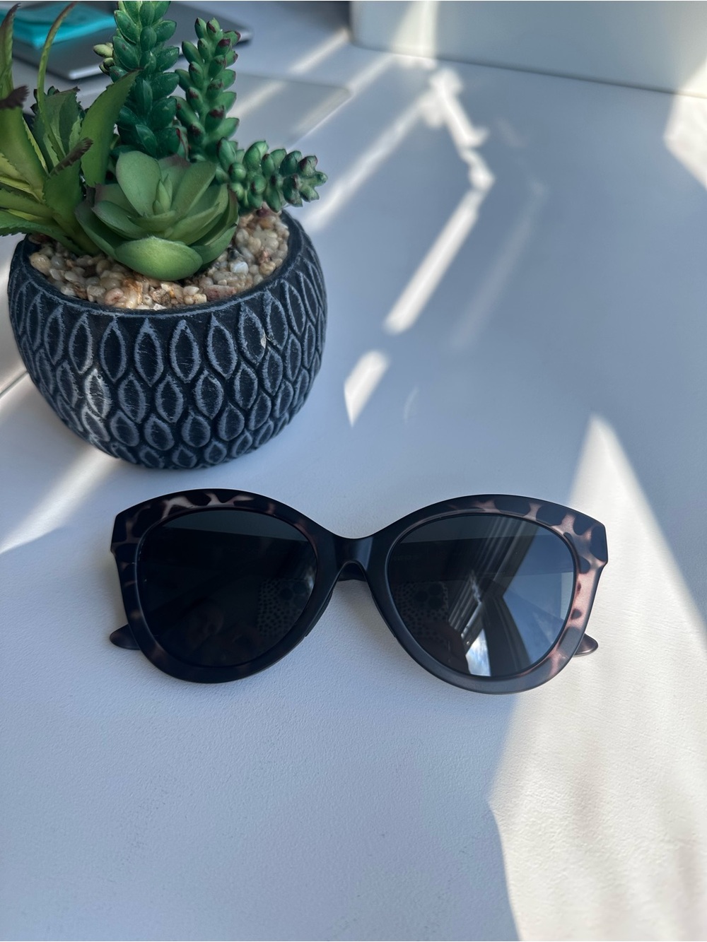 Rheos Tortoiseshell Cat Eye Sunglasse